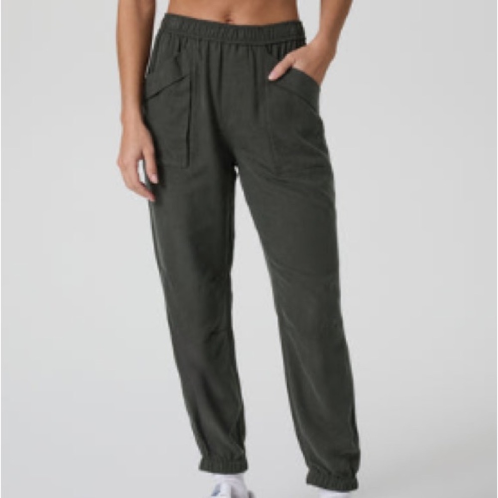 Vuori Olive Trestles Twill Jogger Pants M